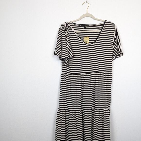 NWT Suzanne Betro Black And Cream Tiered Striped Dress - Picture 3 of 9